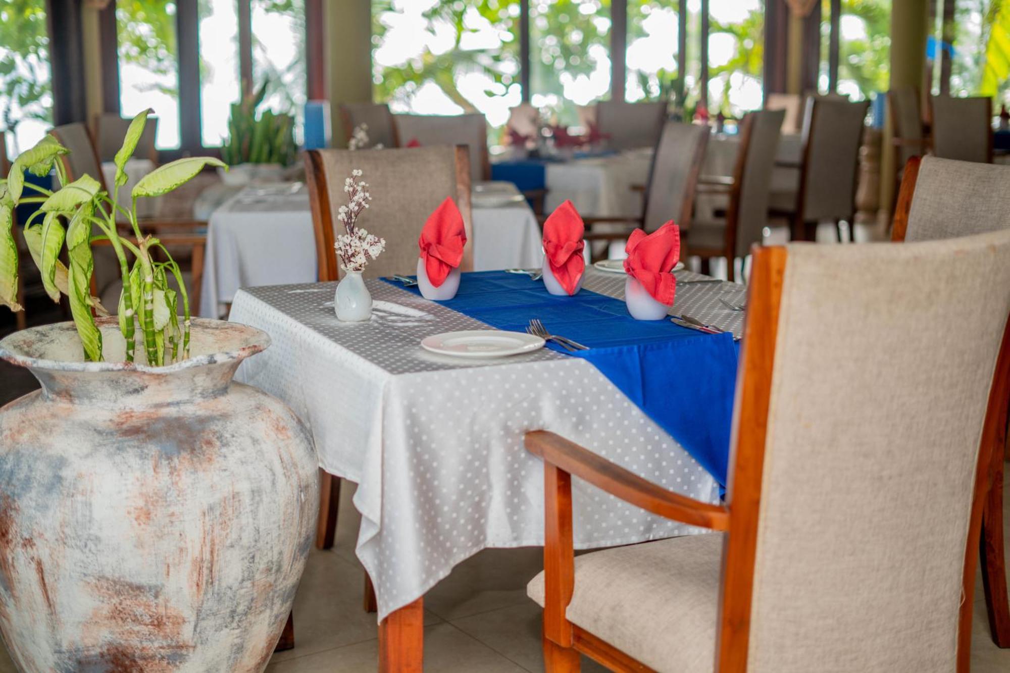 Castello Beach Hotel Grand Anse  Exterior photo